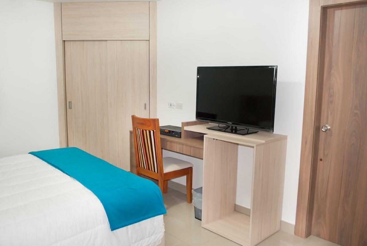 Hotel - Centro Comercial Punta Del Mar סלינאס חדר תמונה
