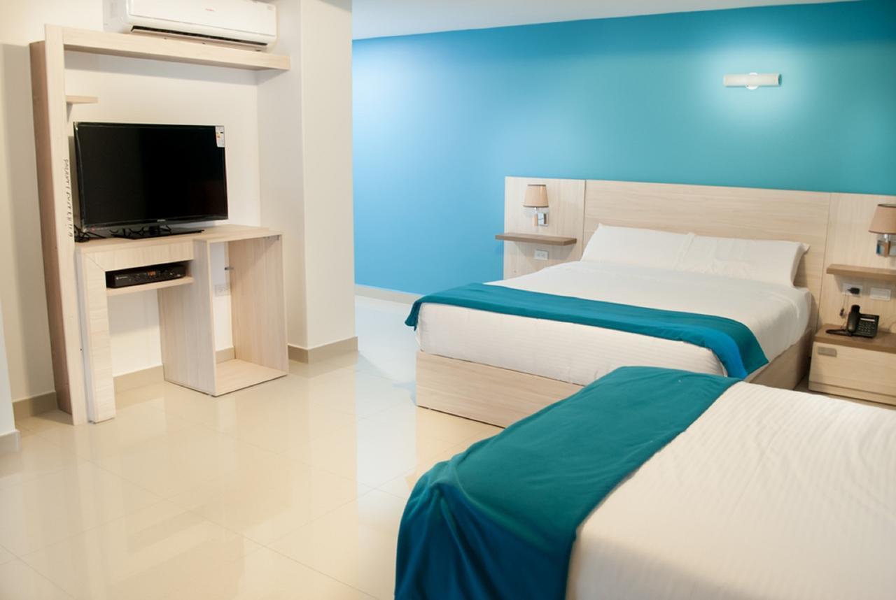 Hotel - Centro Comercial Punta Del Mar סלינאס מראה חיצוני תמונה