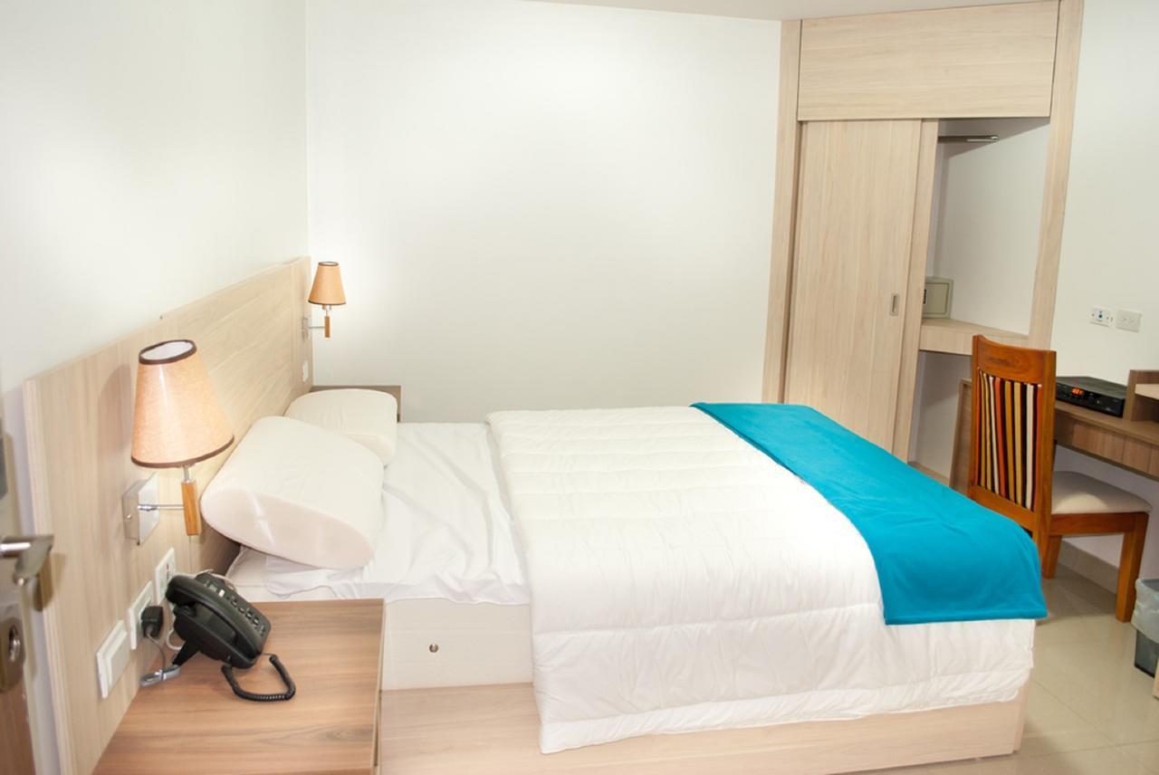 Hotel - Centro Comercial Punta Del Mar סלינאס חדר תמונה