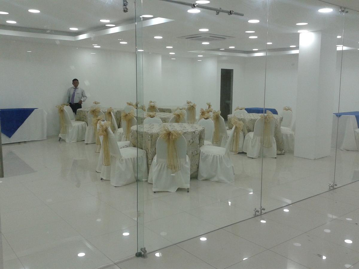 Hotel - Centro Comercial Punta Del Mar סלינאס מראה חיצוני תמונה